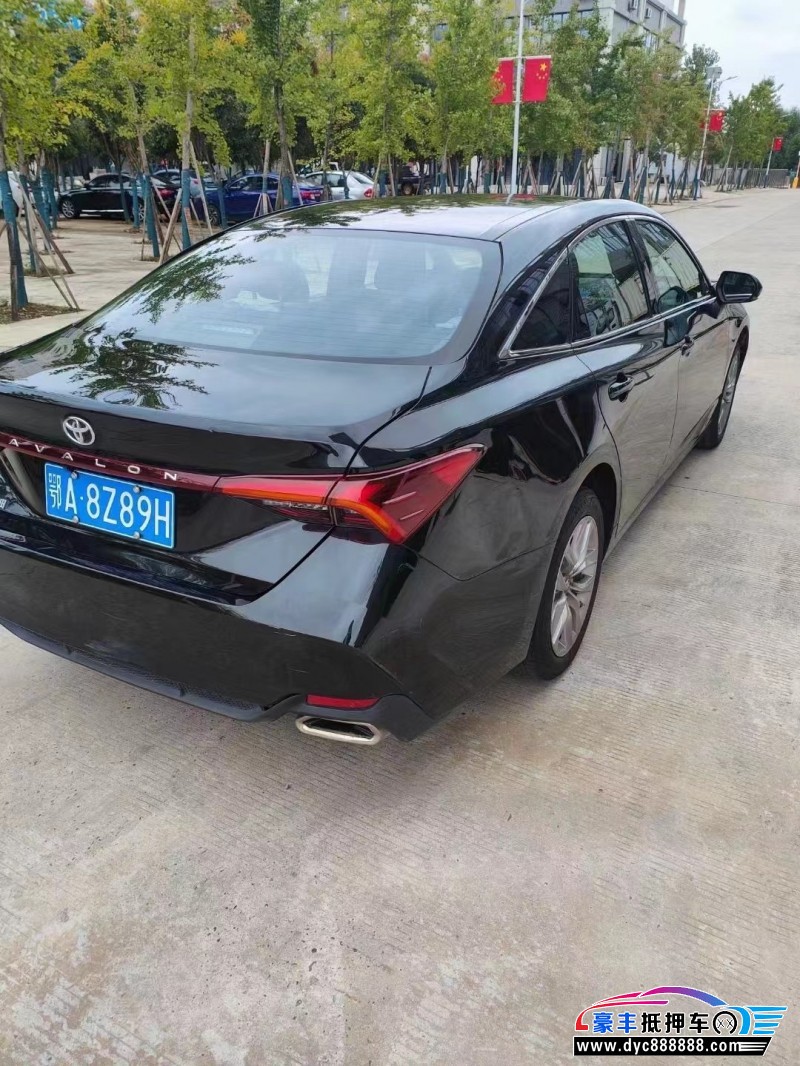 20年丰田亚洲龙轿车抵押车出售