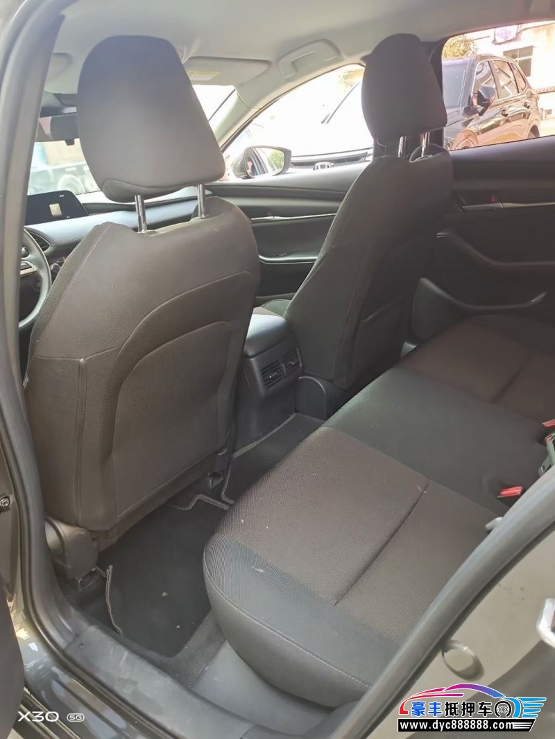 20年马自达昂克赛拉轿车抵押车出售