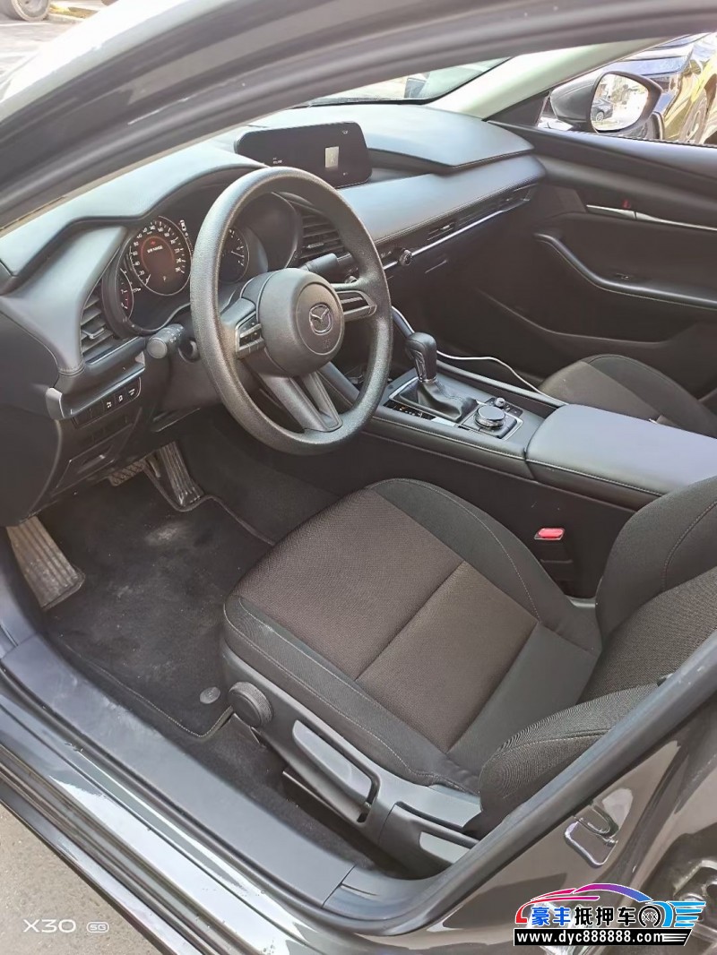 20年马自达昂克赛拉轿车抵押车出售