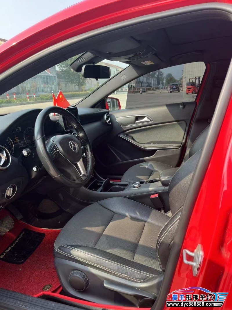 15年奔驰A轿车抵押车出售