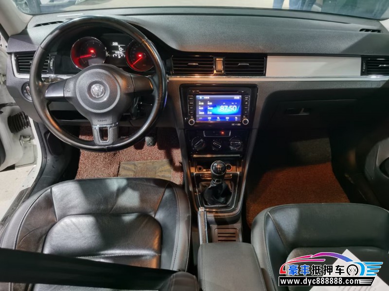 14年大众宝来轿车抵押车出售