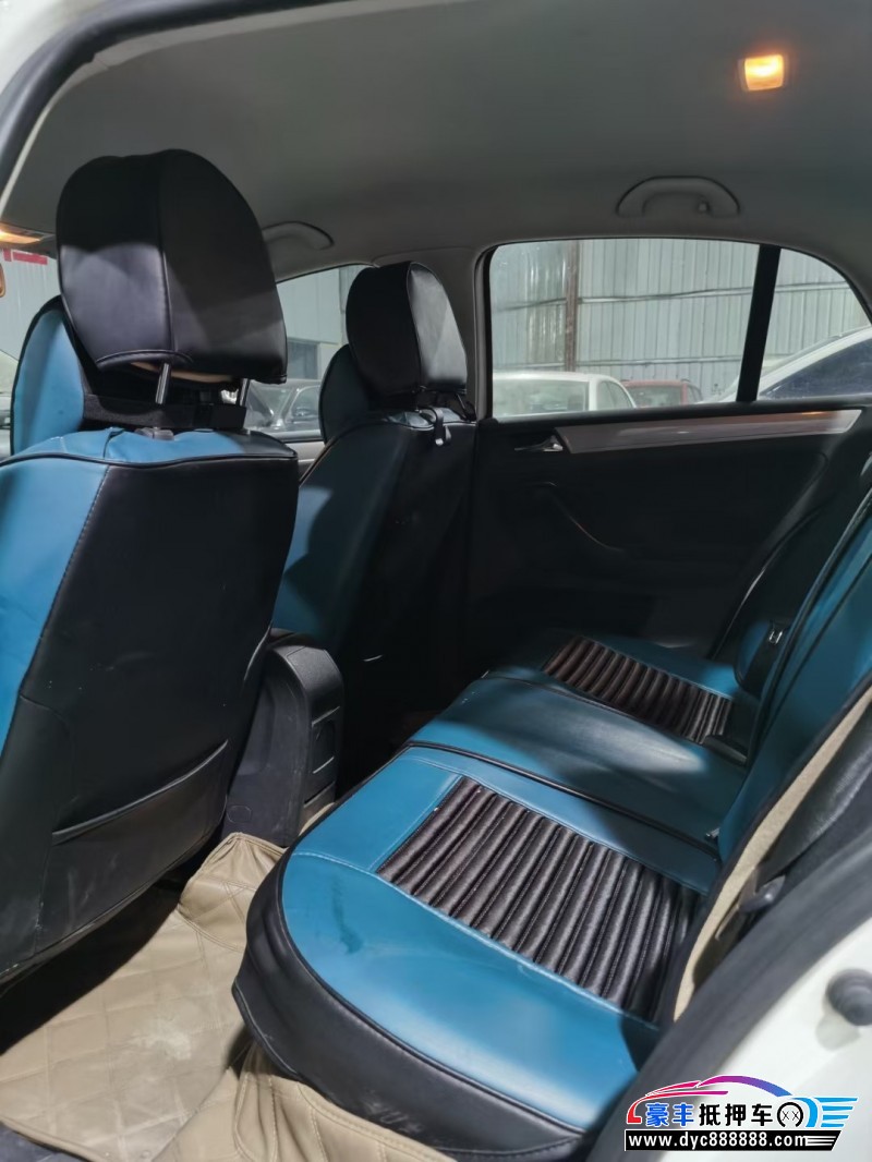 13年大众宝来轿车抵押车出售