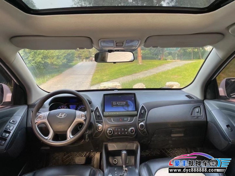 15年现代ix35轿车抵押车出售