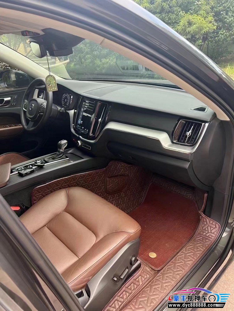 19年沃尔沃XC60轿车抵押车出售