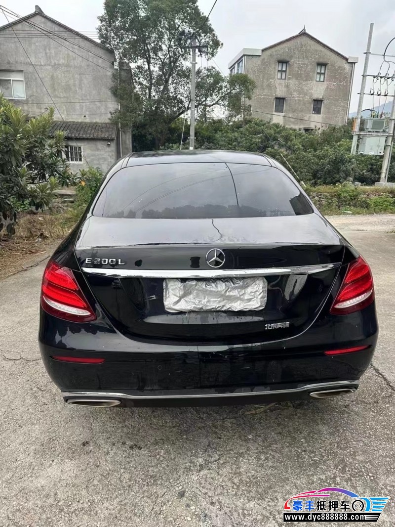 18年奔驰E轿车抵押车出售