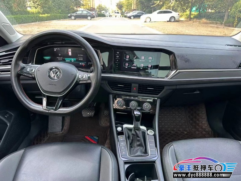 21年大众速腾轿车抵押车出售