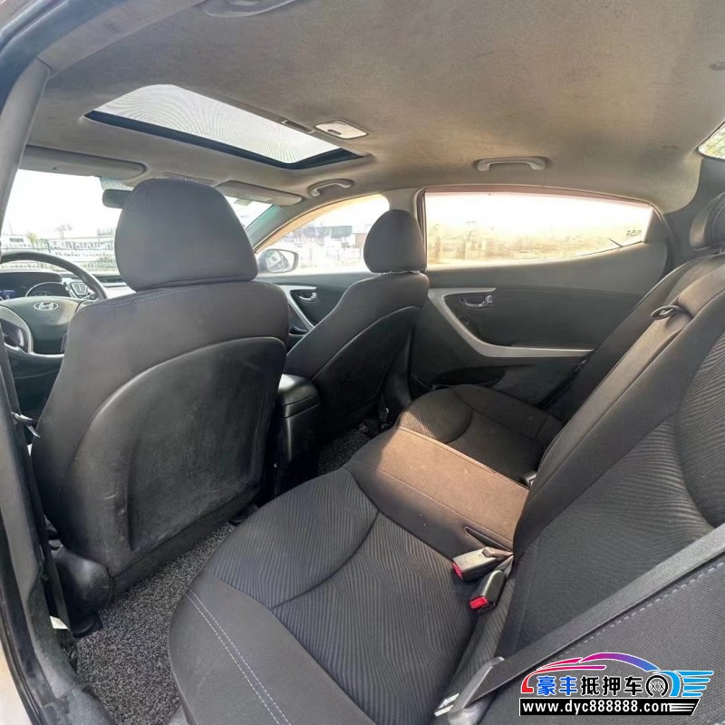 14年现代朗动轿车抵押车出售