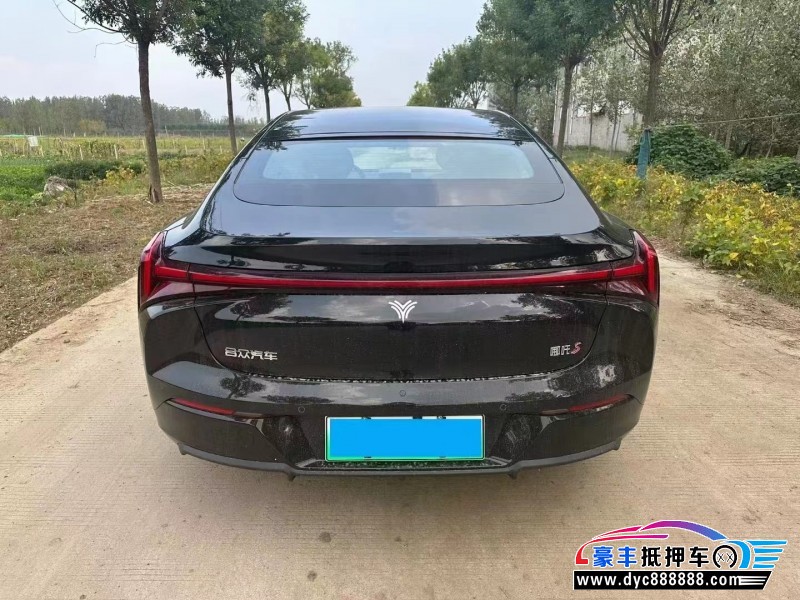 23年哪吒S轿车抵押车出售