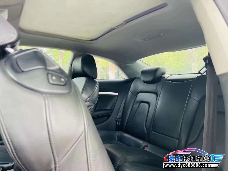 17年奥迪A5轿车抵押车出售