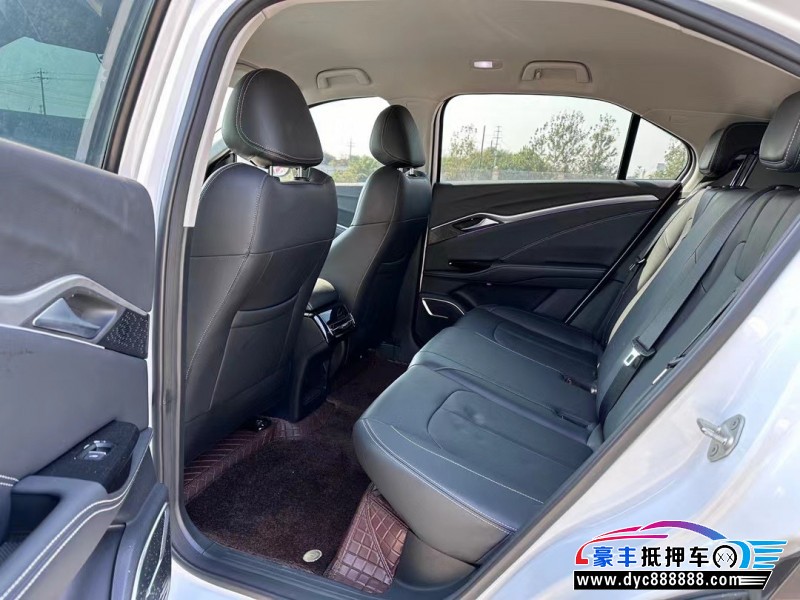 23年哪吒U轿车抵押车出售