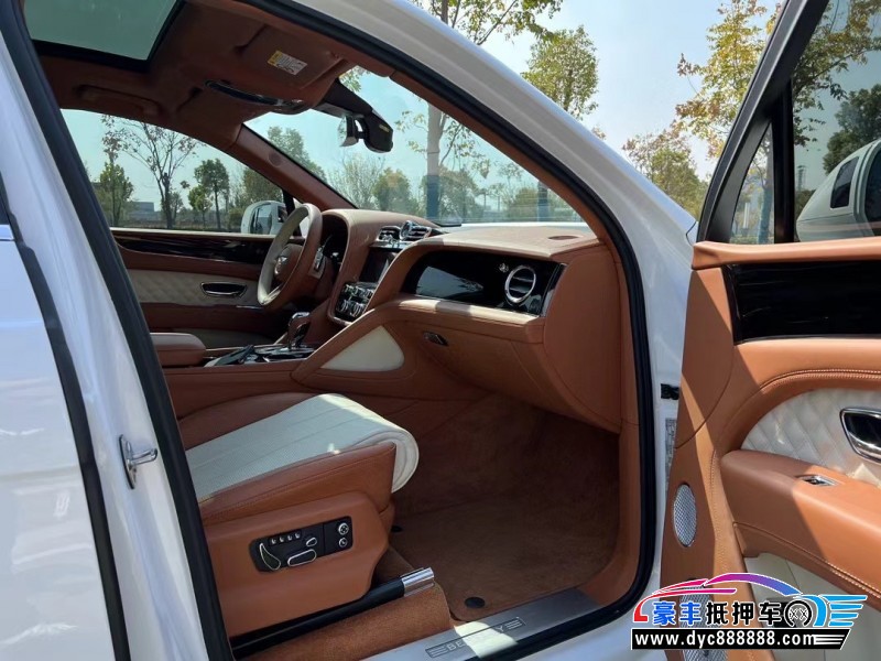 22年宾利添越轿车抵押车出售