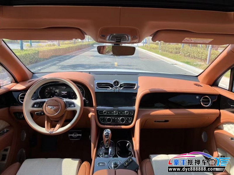 22年宾利添越轿车抵押车出售