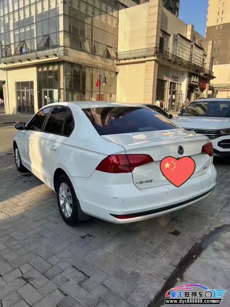 17年大众宝来轿车抵押车出售