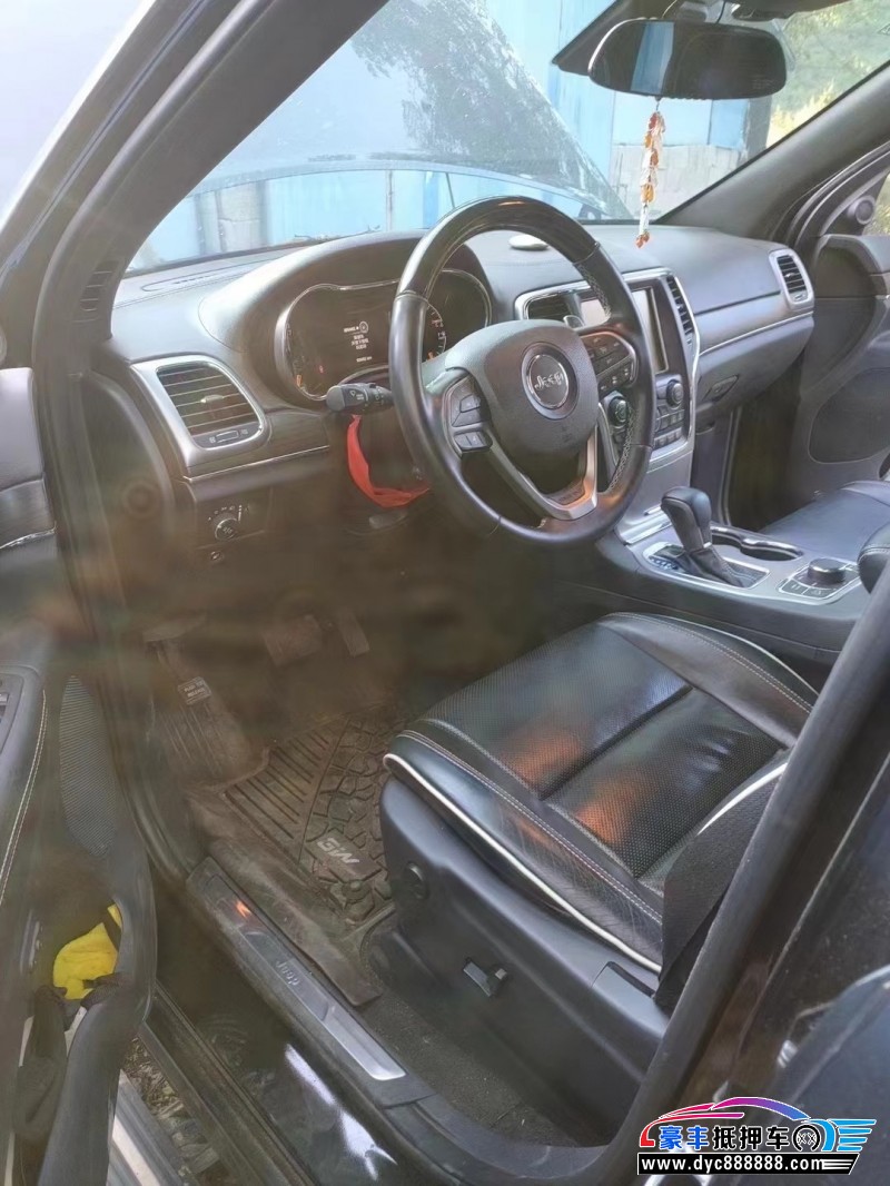 18年Jeep切诺基SUV抵押车出售