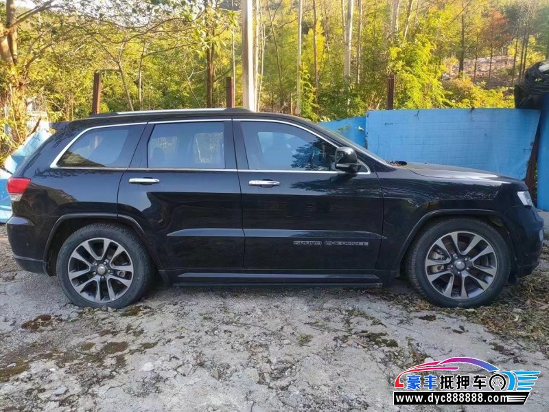 18年Jeep切诺基SUV抵押车出售