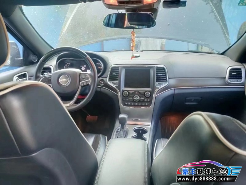 18年Jeep切诺基SUV抵押车出售