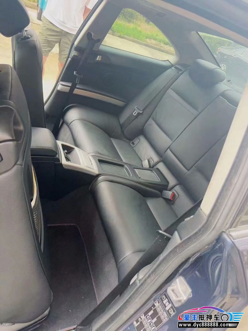 11年宝马3系轿车抵押车出售