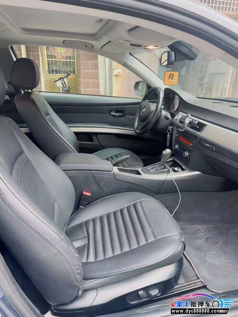 11年宝马3系轿车抵押车出售