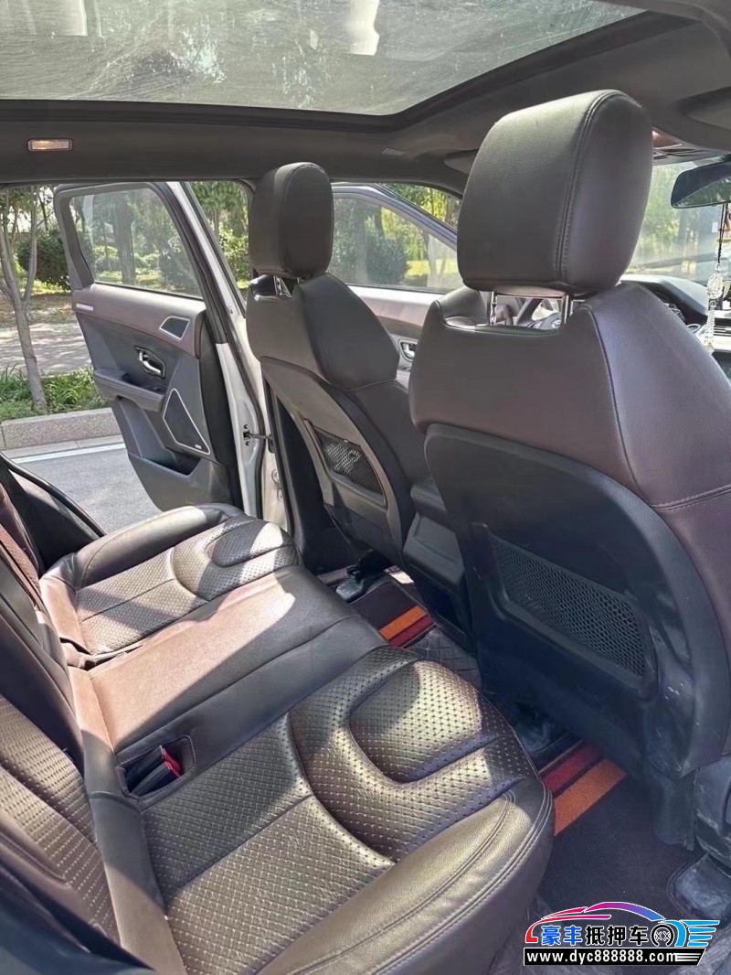 17年陆风X7轿车抵押车出售