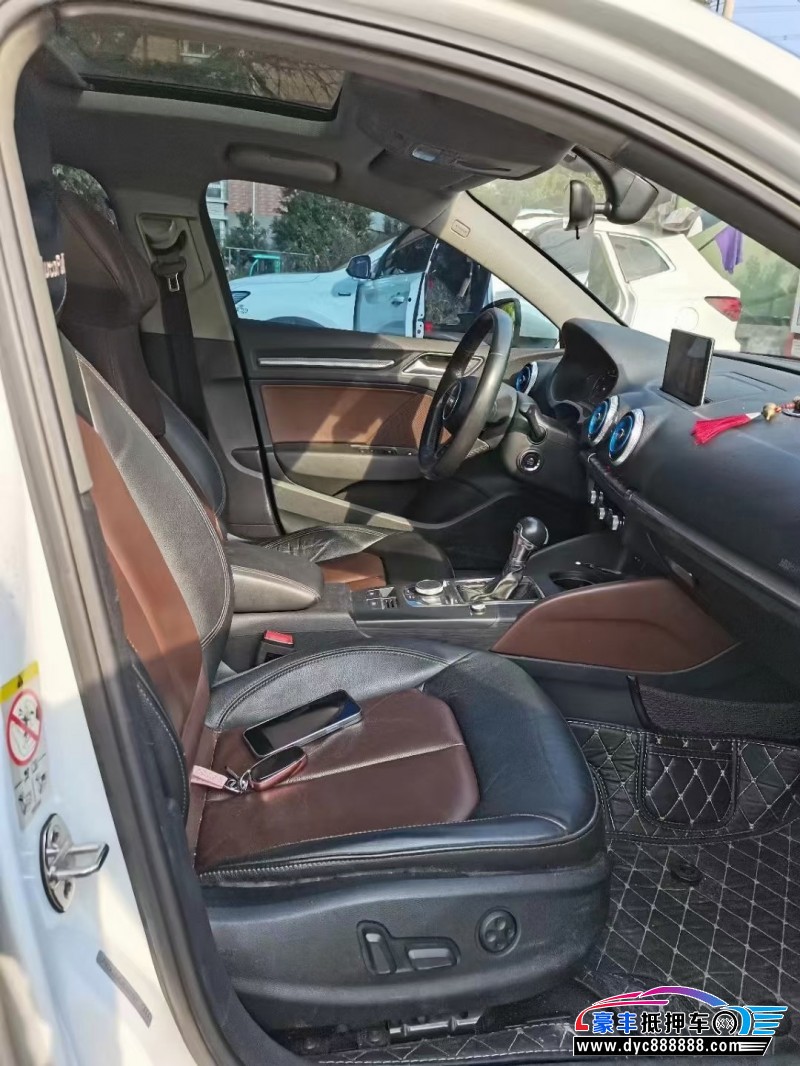 18年奥迪A3轿车抵押车出售