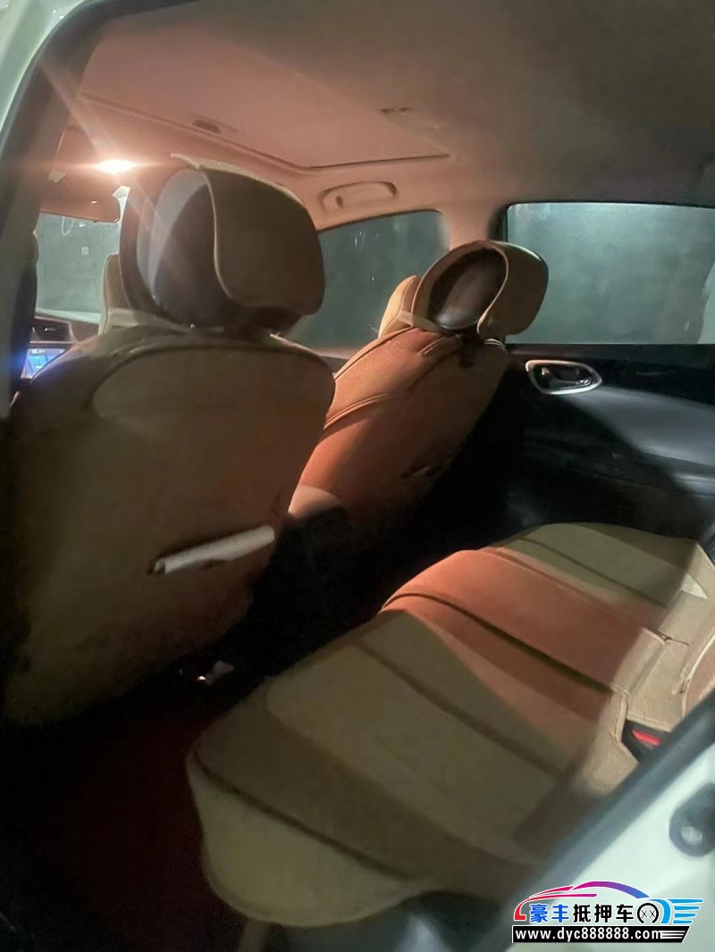 22年日产轩逸轿车抵押车出售