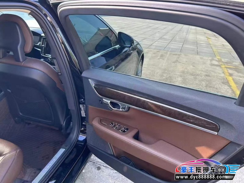 17年沃尔沃S90轿车抵押车出售