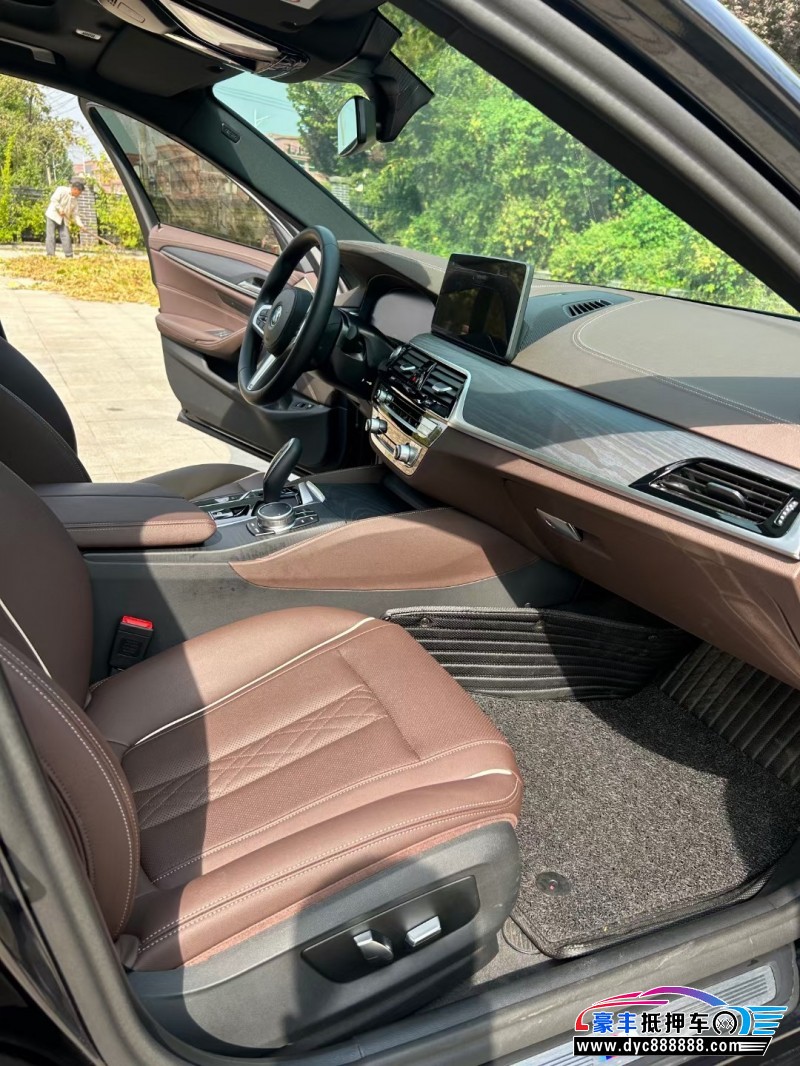 22年宝马5系轿车抵押车出售