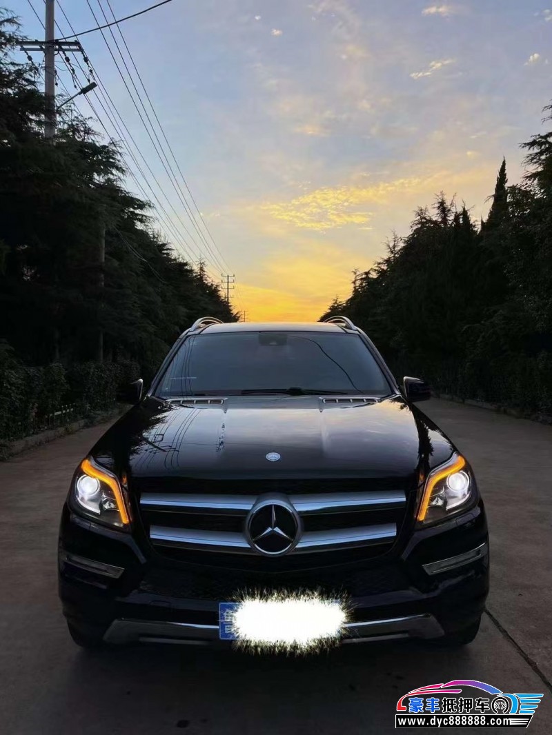 13年奔驰GL轿车抵押车出售