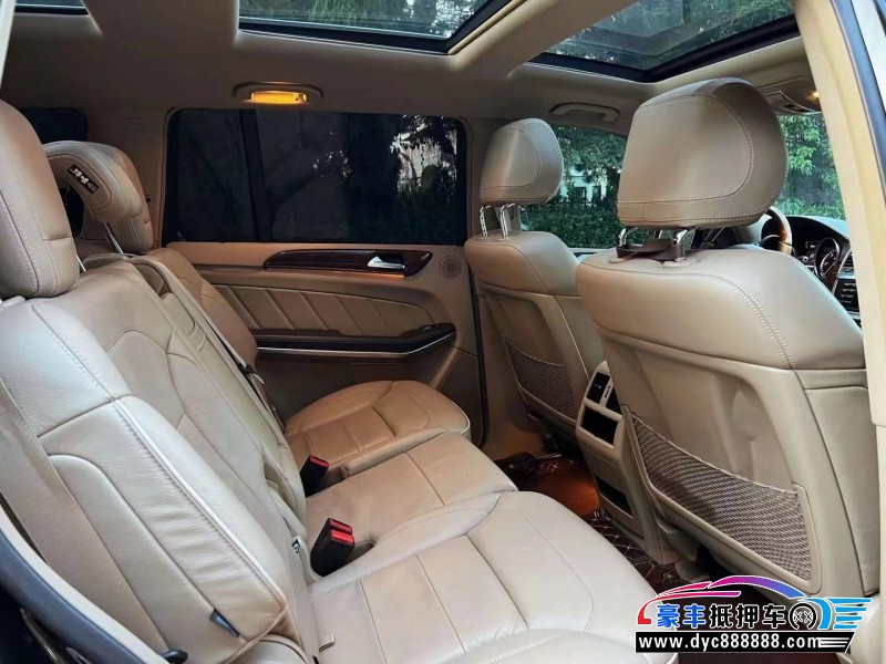 13年奔驰GL轿车抵押车出售