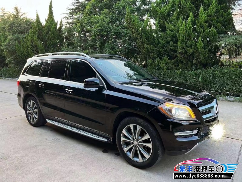13年奔驰GL轿车抵押车出售