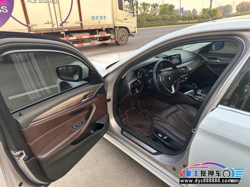 18年宝马5系轿车抵押车出售
