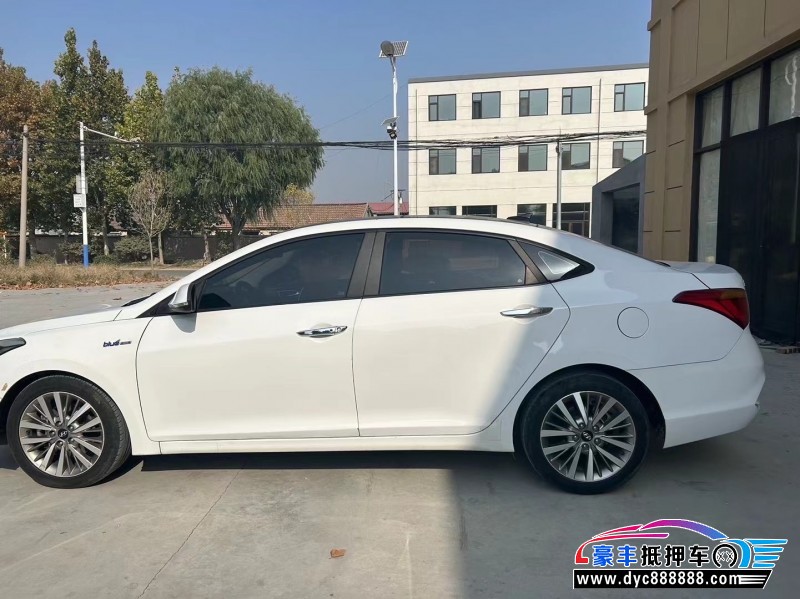 17年现代名图轿车抵押车出售