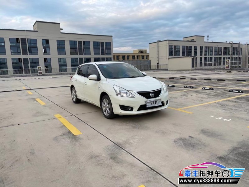 13年日产骐达轿车抵押车出售