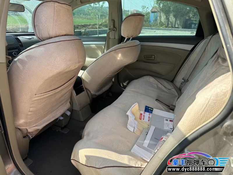 16年日产轩逸轿车抵押车出售