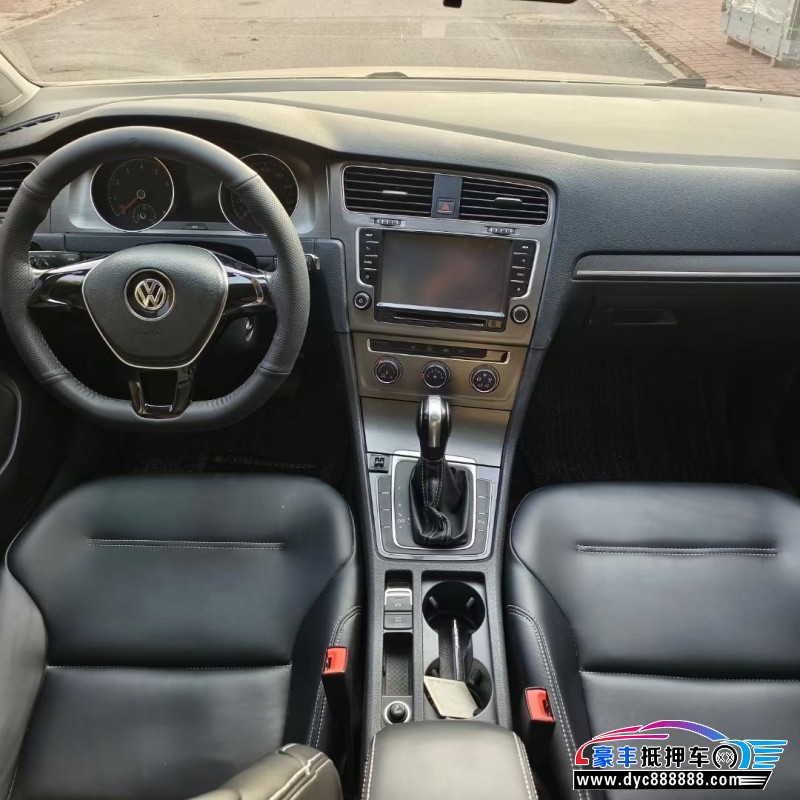 17年大众高尔夫轿车抵押车出售