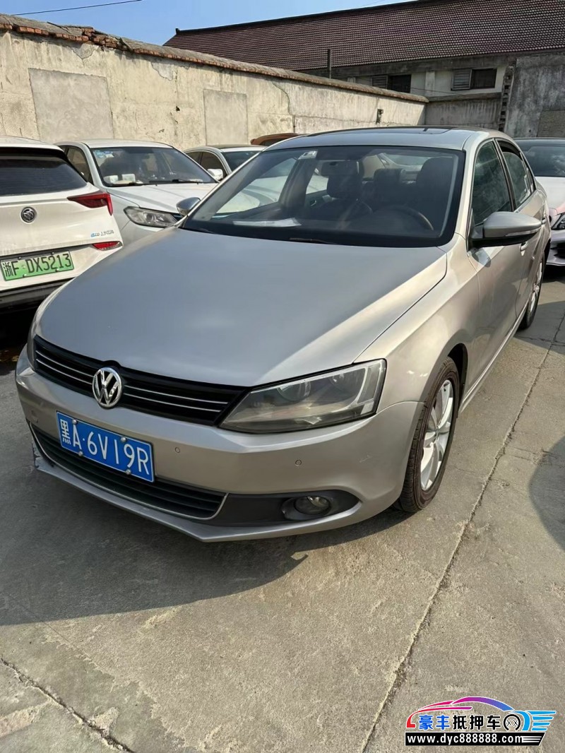 13年大众速腾轿车抵押车出售