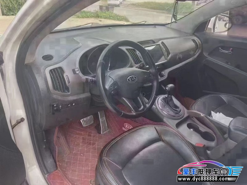 14年起亚智跑轿车抵押车出售