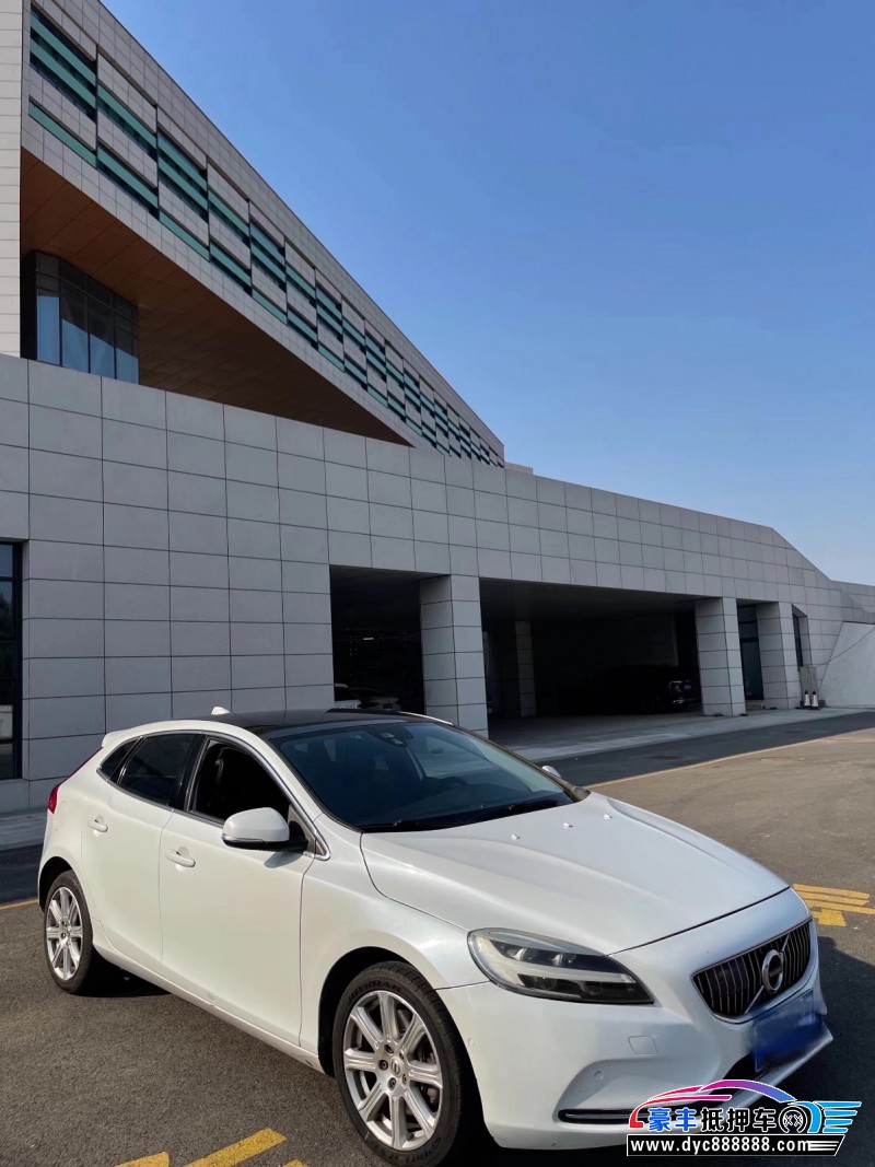18年沃尔沃V40轿车抵押车出售