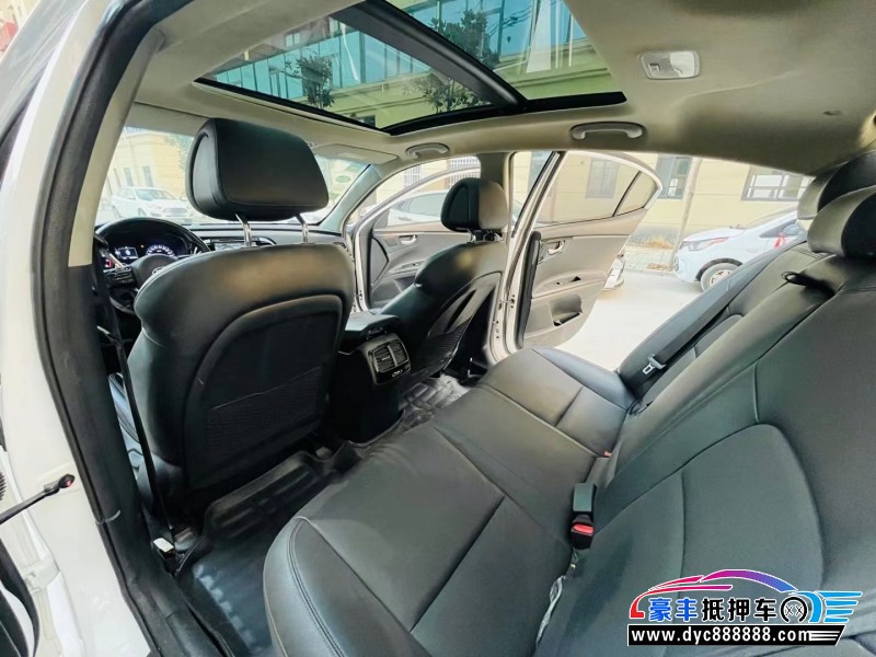 17年起亚K4轿车抵押车出售