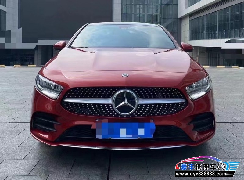 19年奔驰A轿车抵押车出售