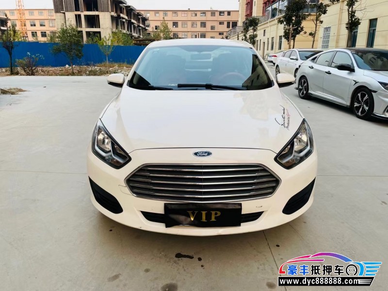 18年福特福睿斯轿车抵押车出售