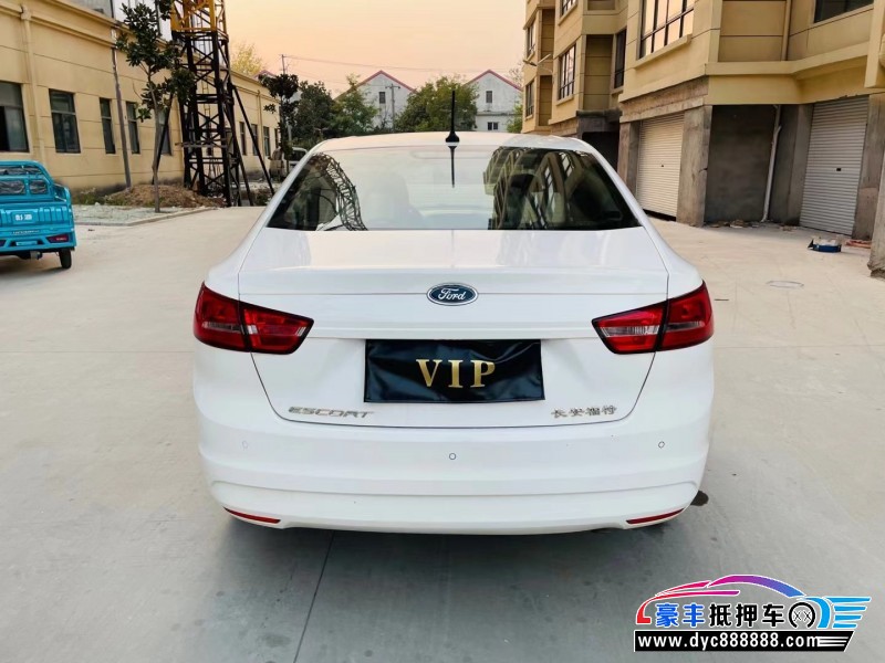 18年福特福睿斯轿车抵押车出售