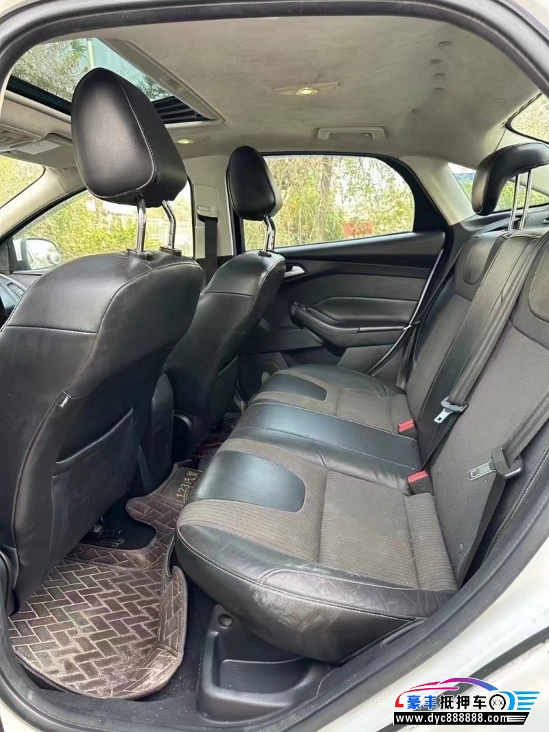 13年福特福克斯轿车抵押车出售