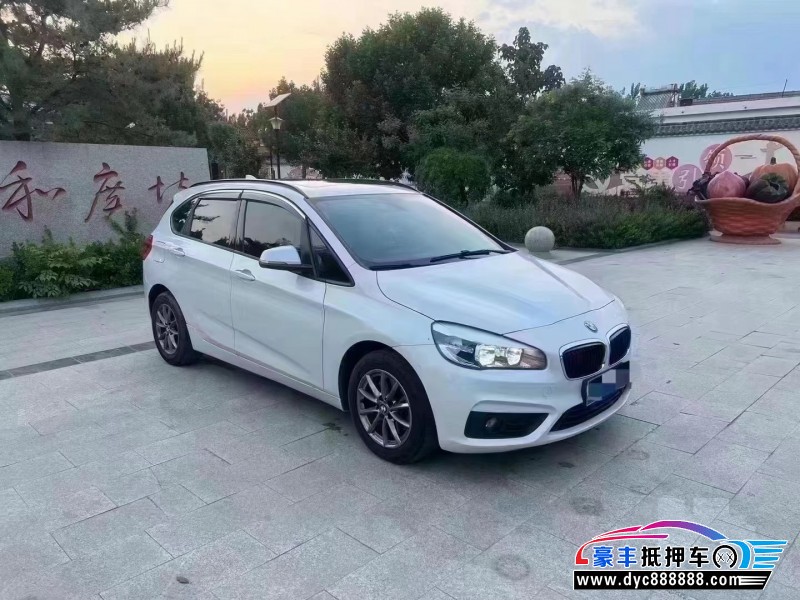 16年宝马2系轿车抵押车出售