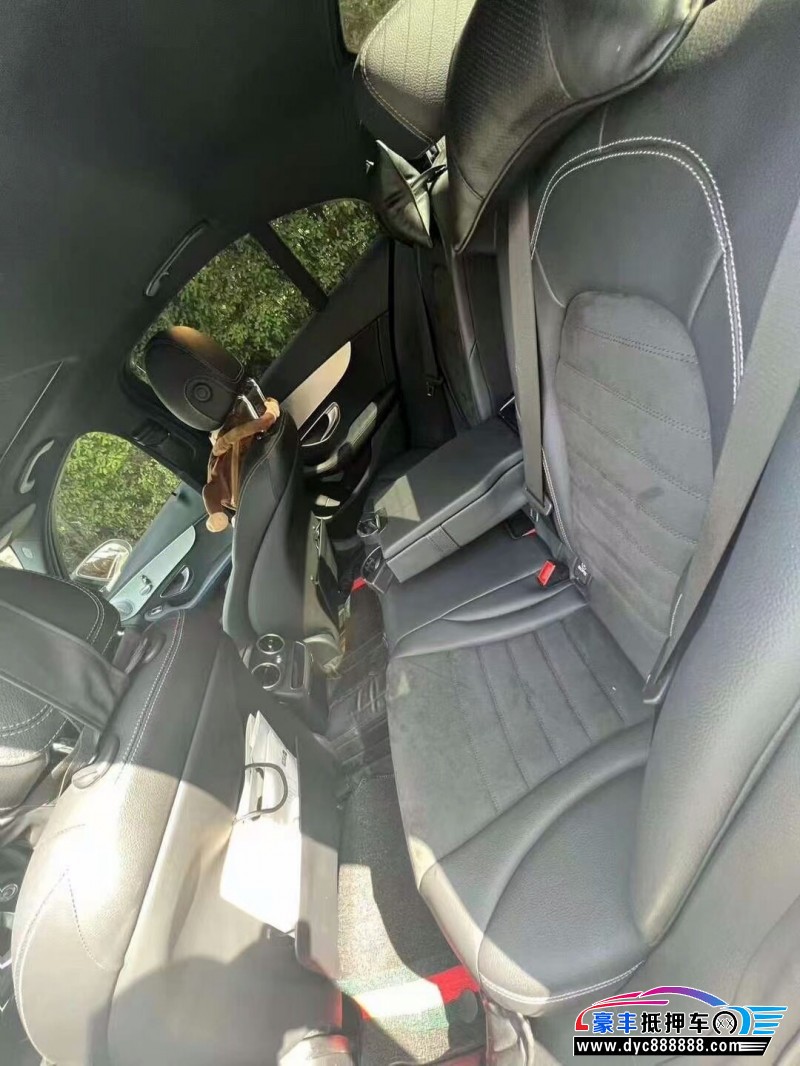 21年奔驰C轿车抵押车出售