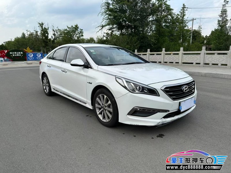 16年现代索纳塔轿车抵押车出售