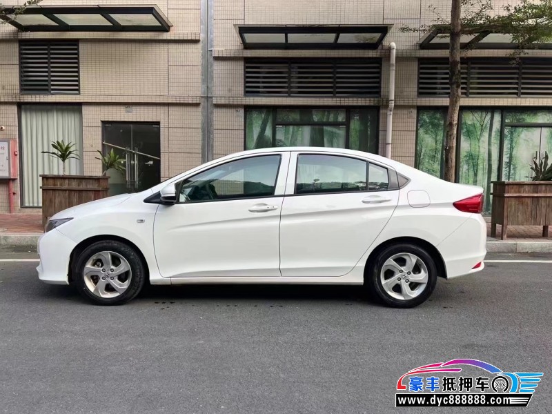 18年本田锋范轿车抵押车出售