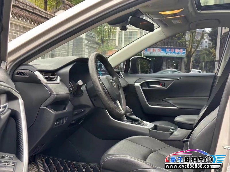 21年丰田威兰达SUV抵押车出售