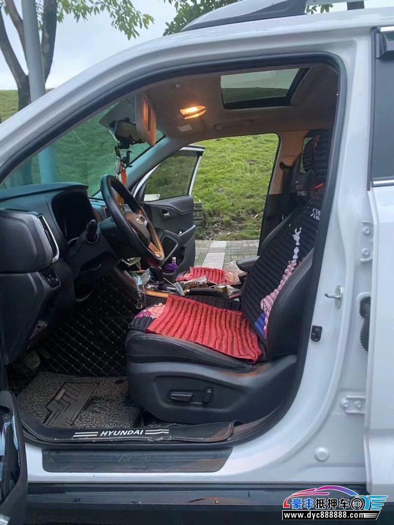 19年现代ix35轿车抵押车出售