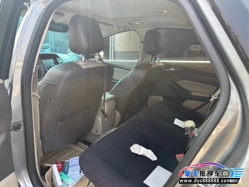 13年福特福克斯轿车抵押车出售